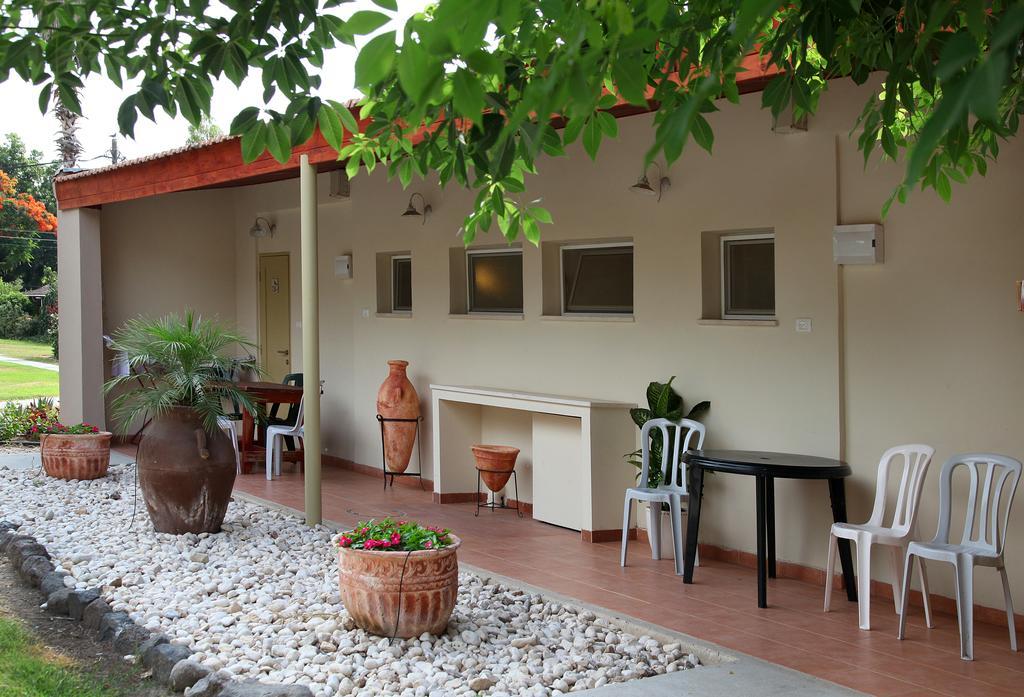 Shaar Hagolan Kibbutz Country Lodging Extérieur photo