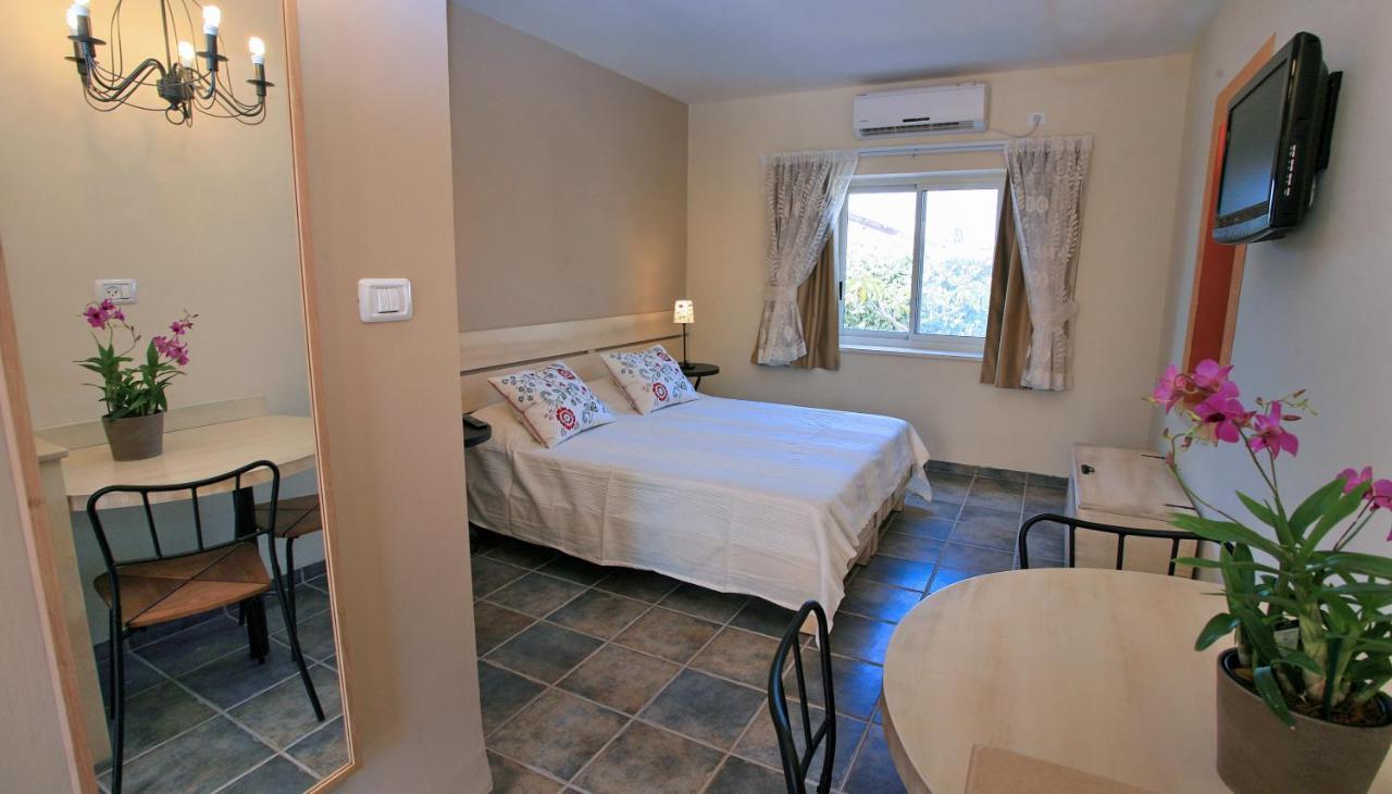 Shaar Hagolan Kibbutz Country Lodging Extérieur photo