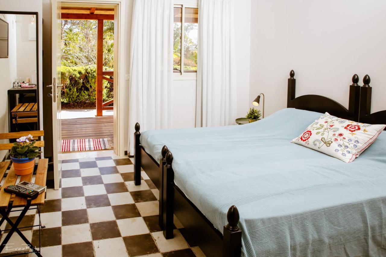 Shaar Hagolan Kibbutz Country Lodging Extérieur photo